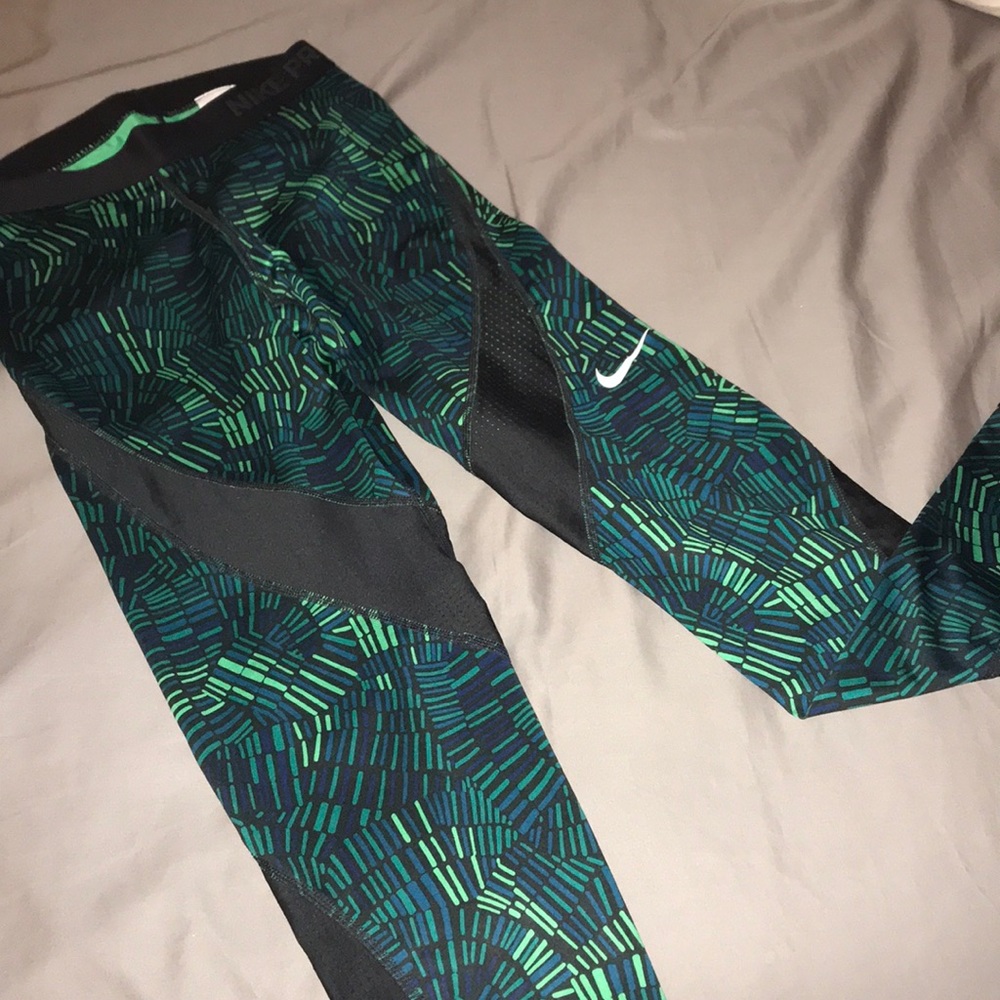 Nike Pro stretch leggings